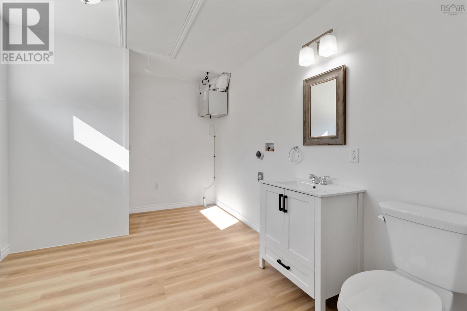 215 Aberdeen Road Property Photo 27