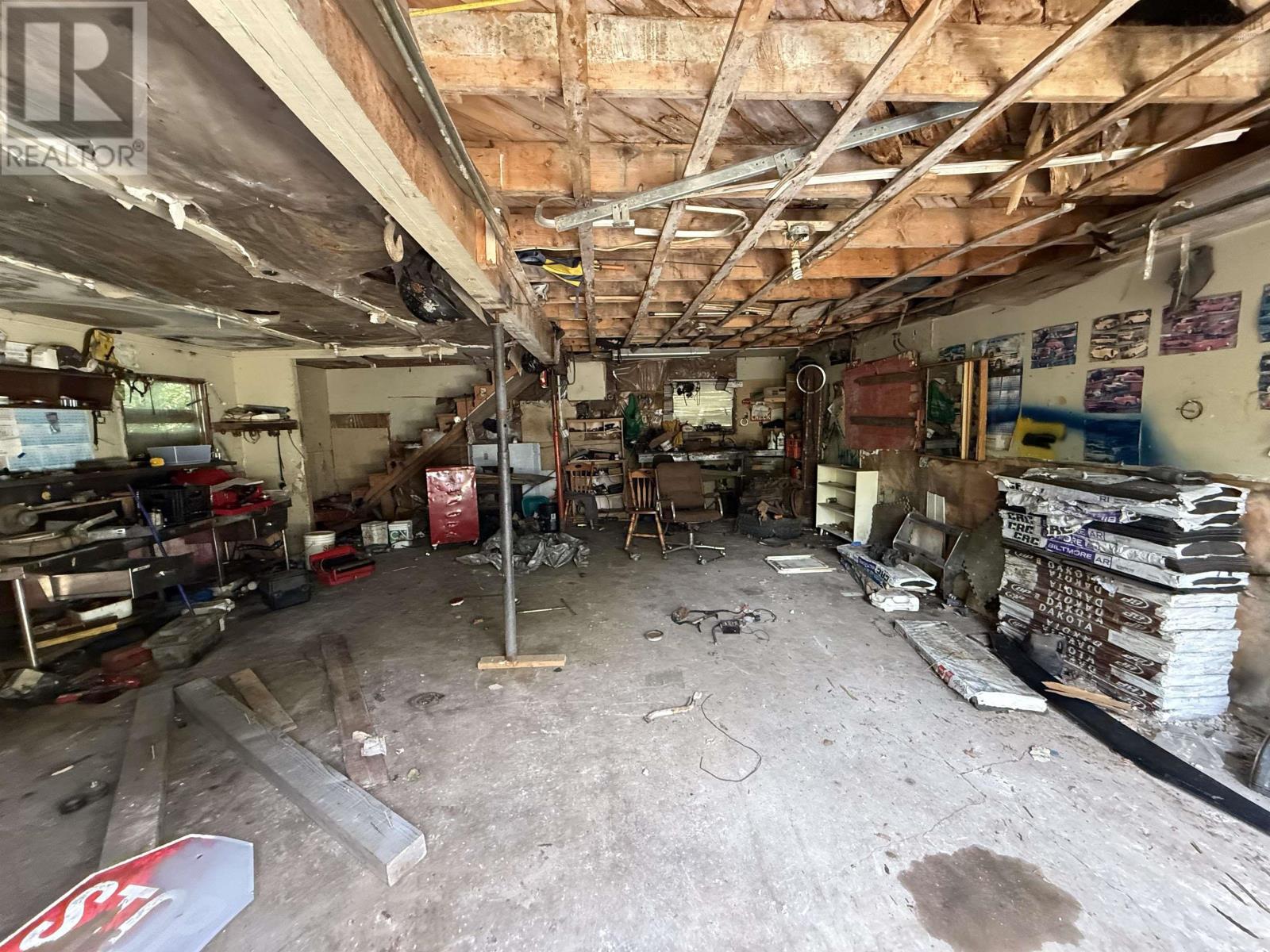 26 Shelly Crescent Property Photo 5