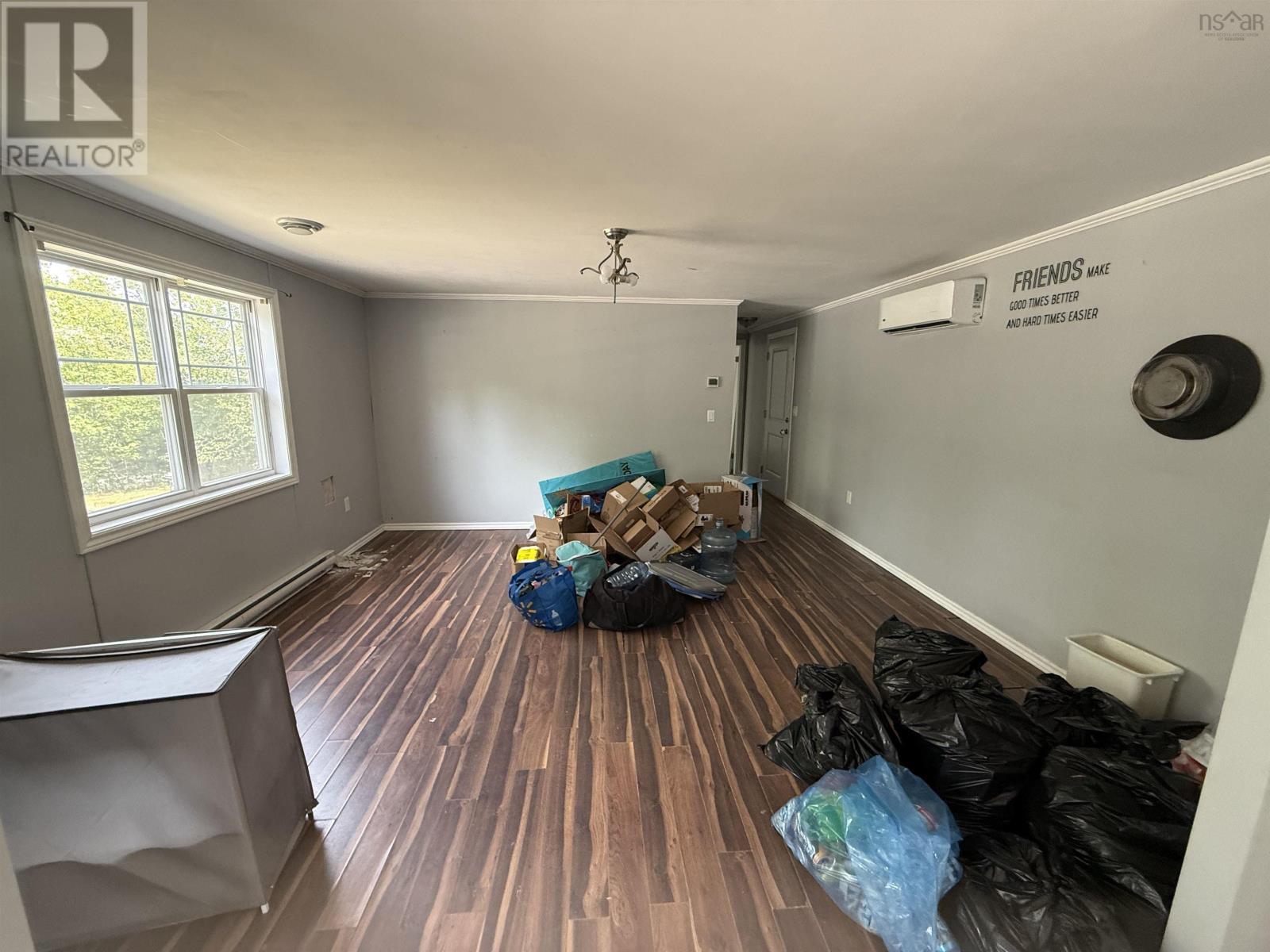 26 Shelly Crescent Property Photo 9