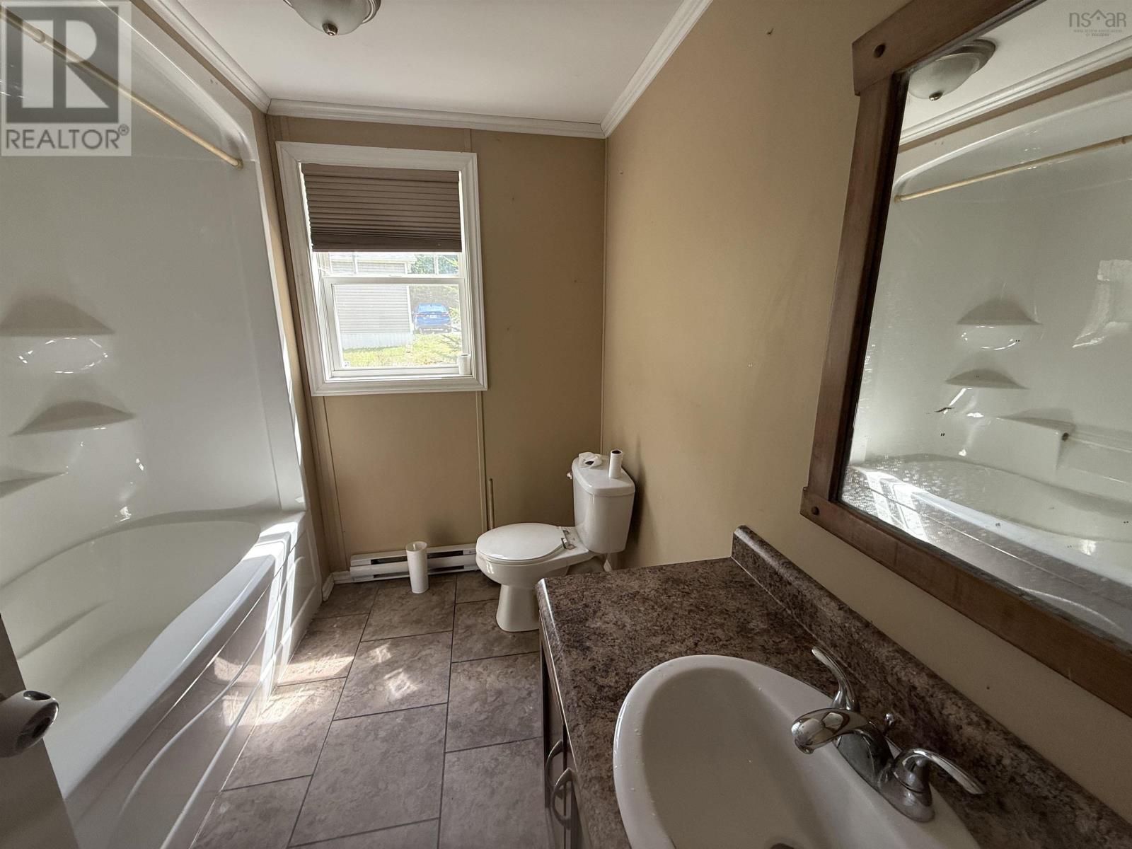 26 Shelly Crescent Property Photo 14