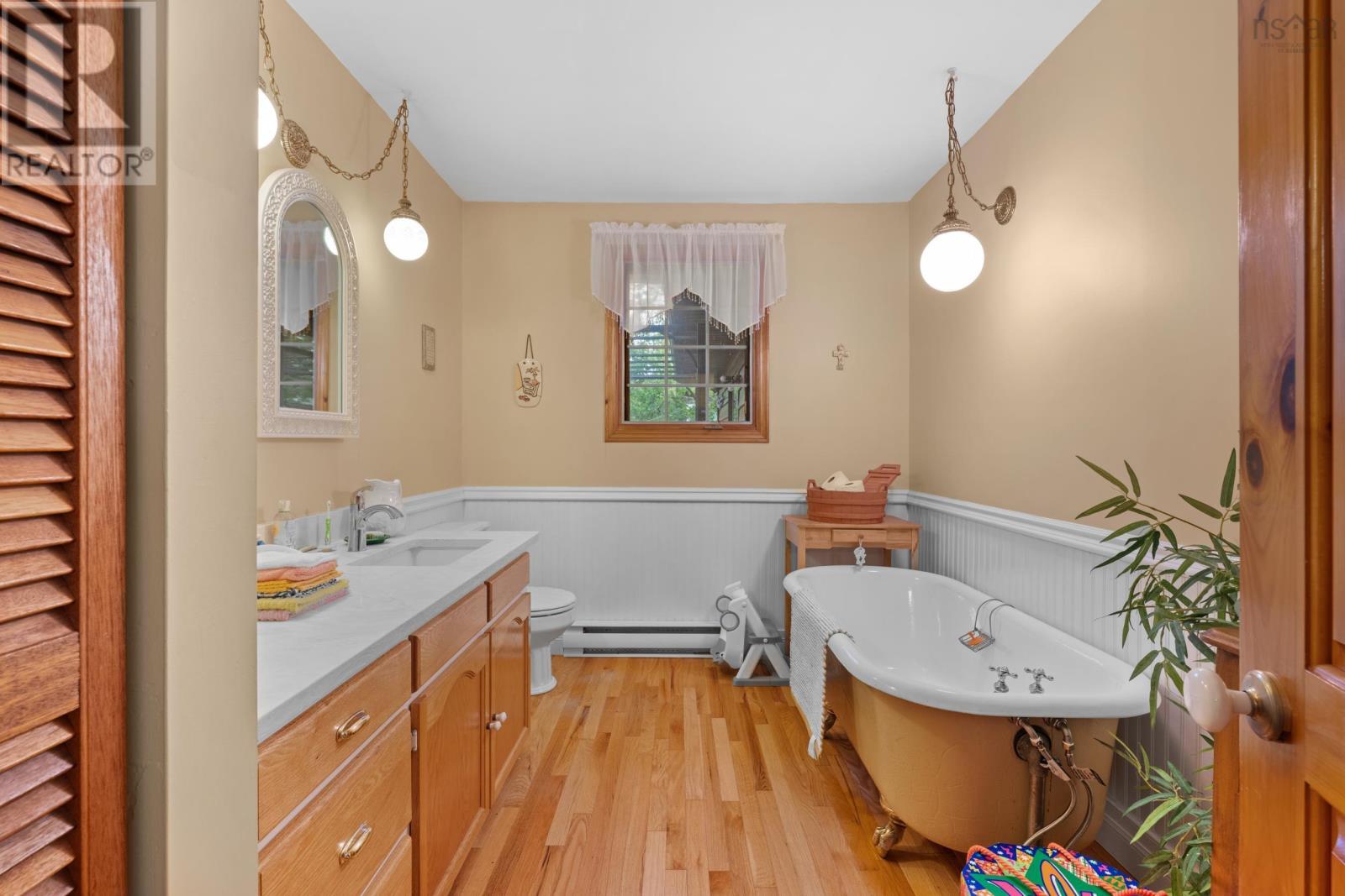 9 Monique Avenue Property Photo 18