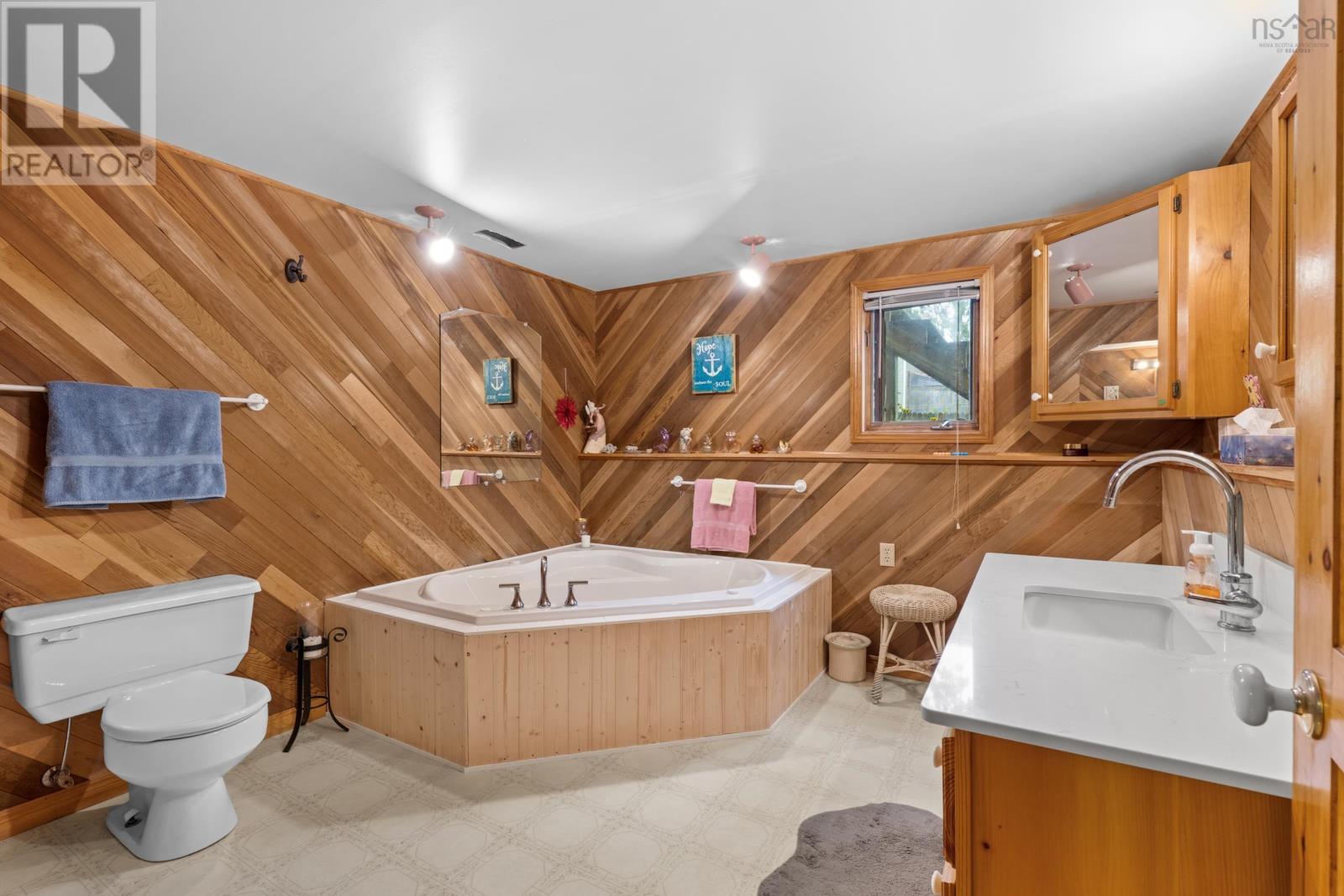 9 Monique Avenue Property Photo 23