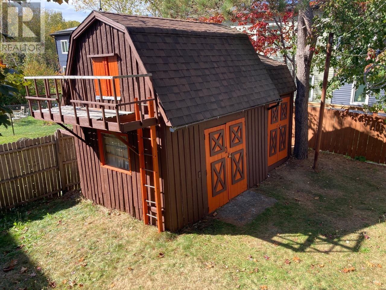 9 Monique Avenue Property Photo 34