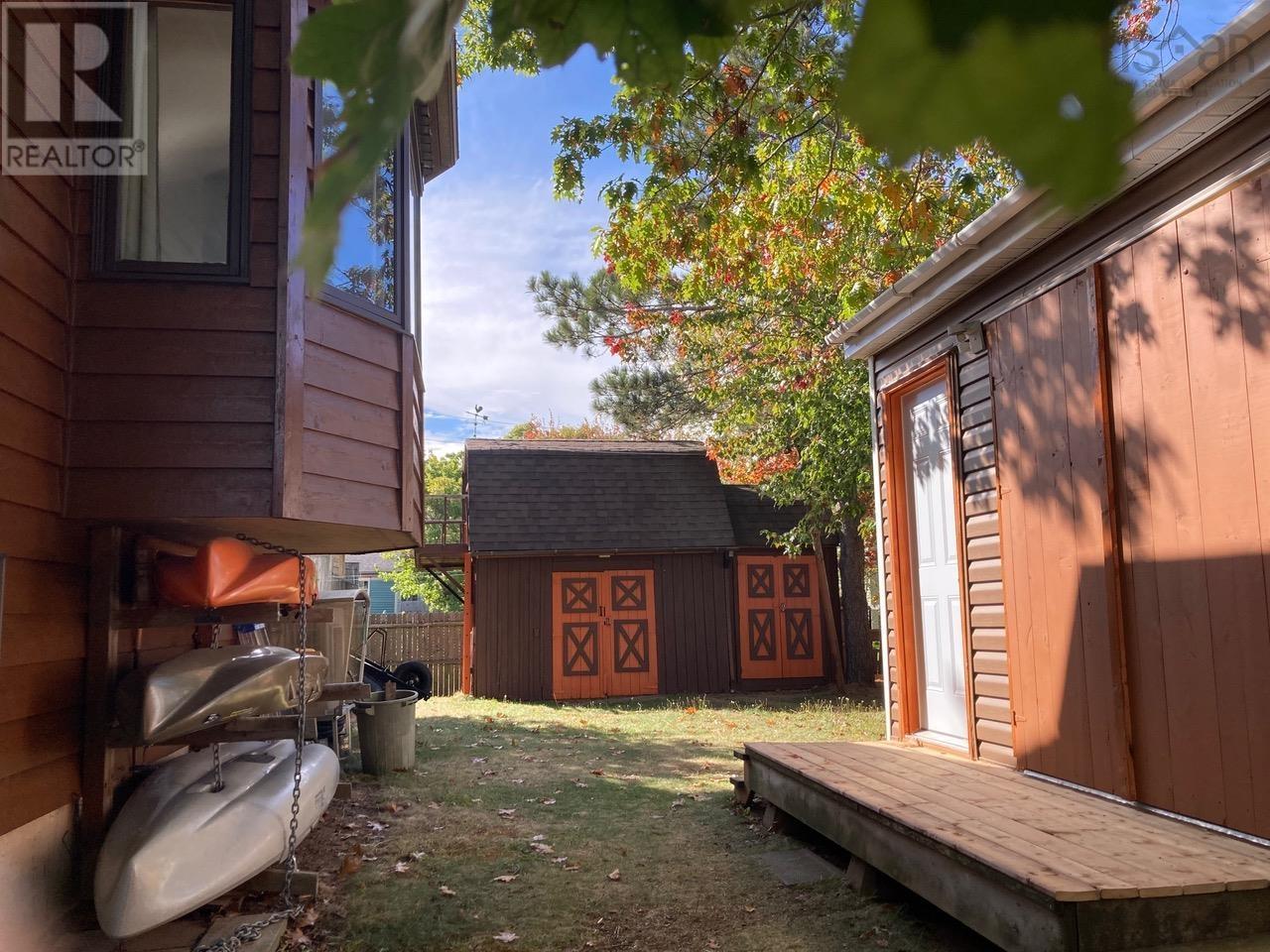 9 Monique Avenue Property Photo 37