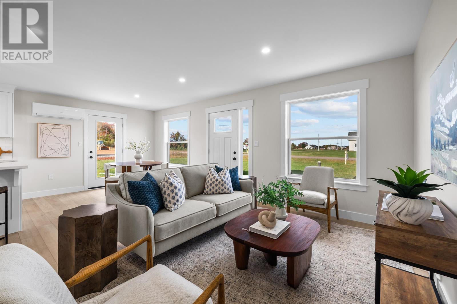 6 Sydney Way Property Photo 4