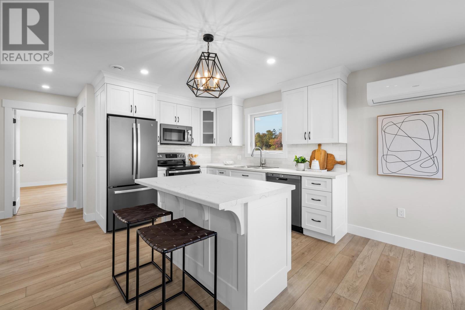 6 Sydney Way Property Photo 11