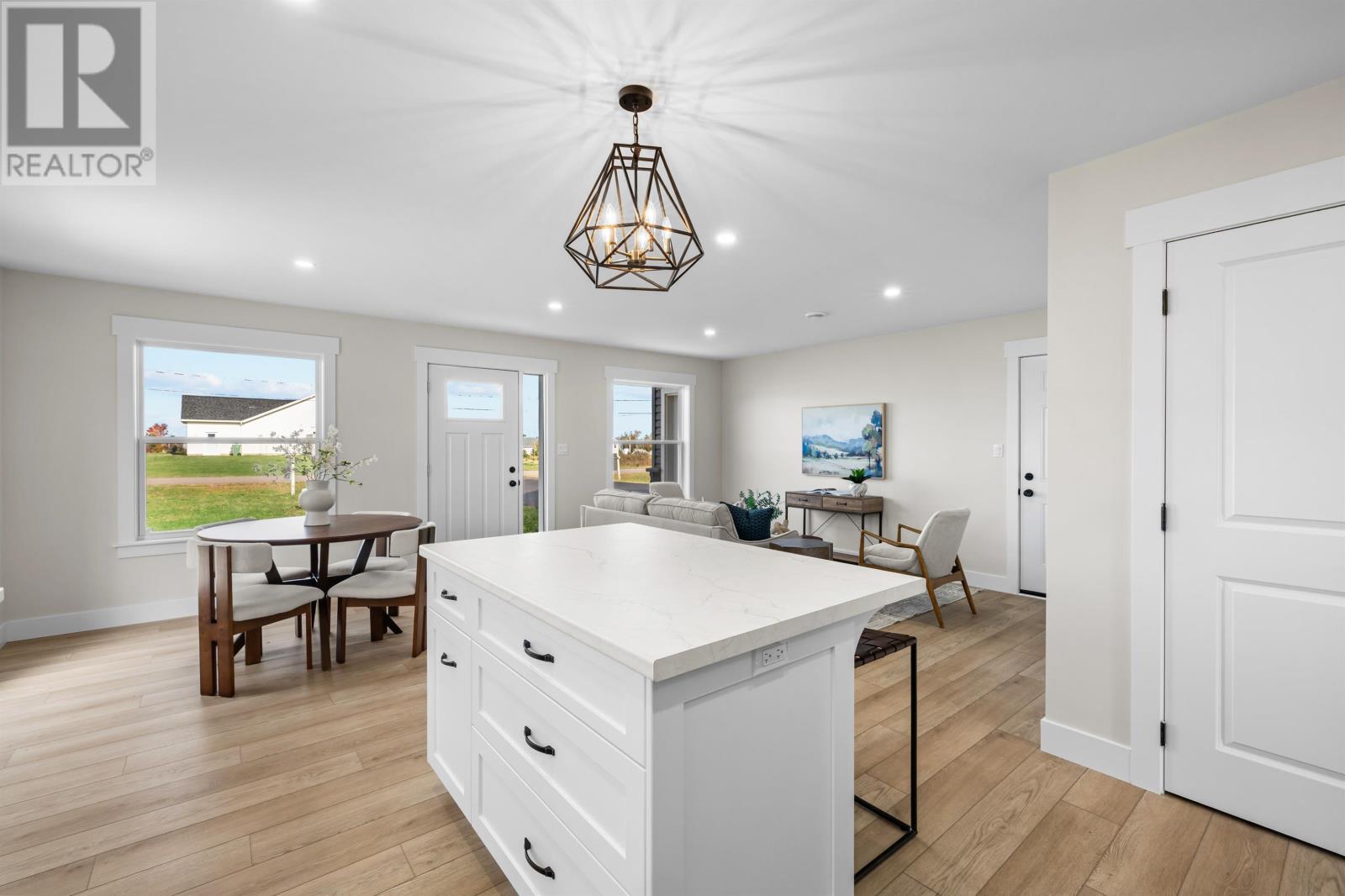 6 Sydney Way Property Photo 12