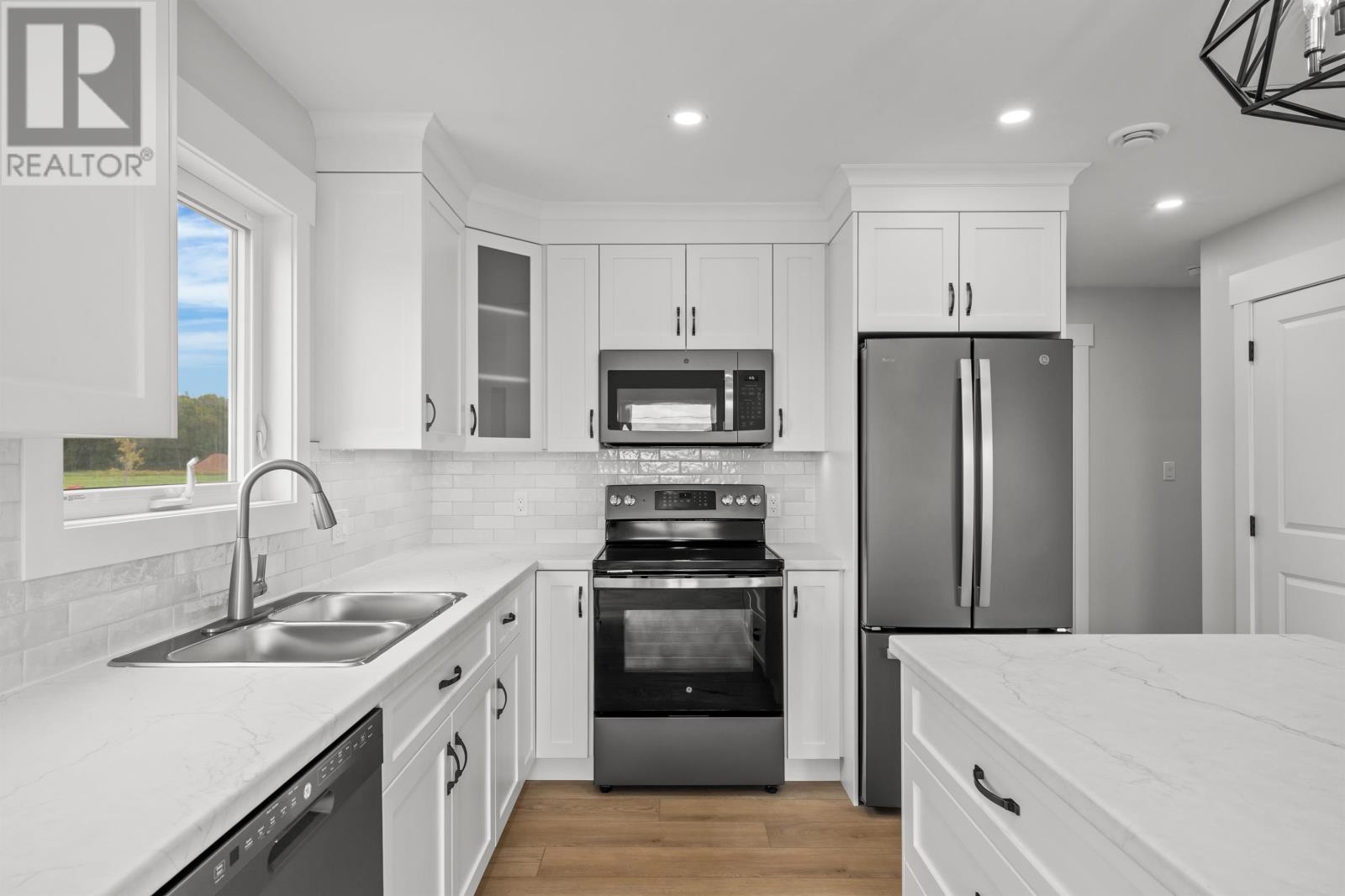 6 Sydney Way Property Photo 31