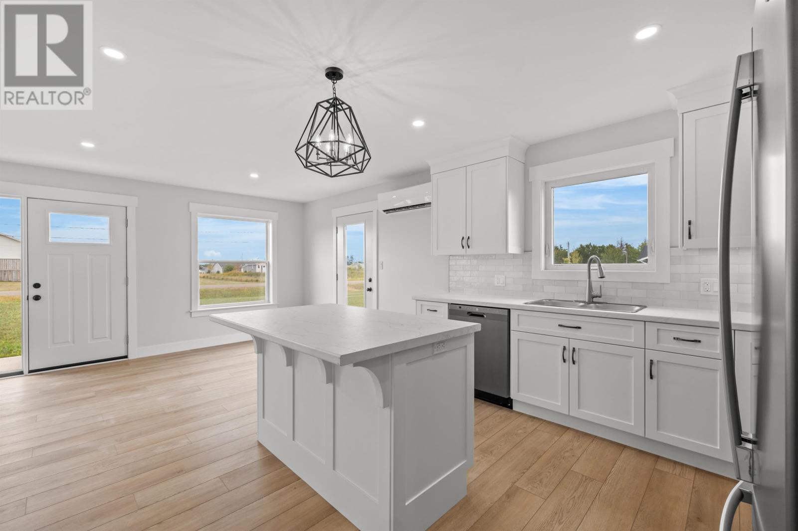 6 Sydney Way Property Photo 34