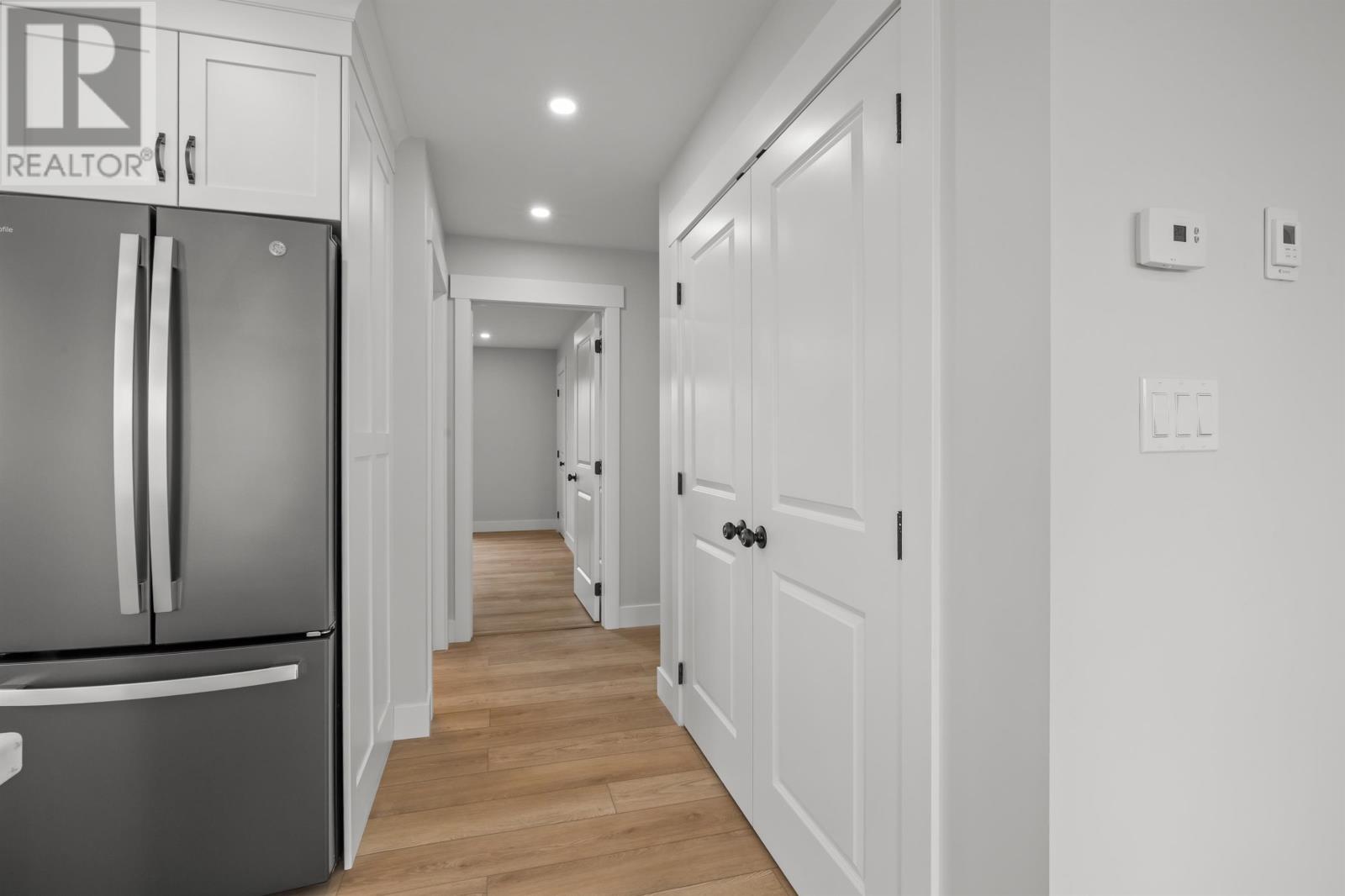 6 Sydney Way Property Photo 35