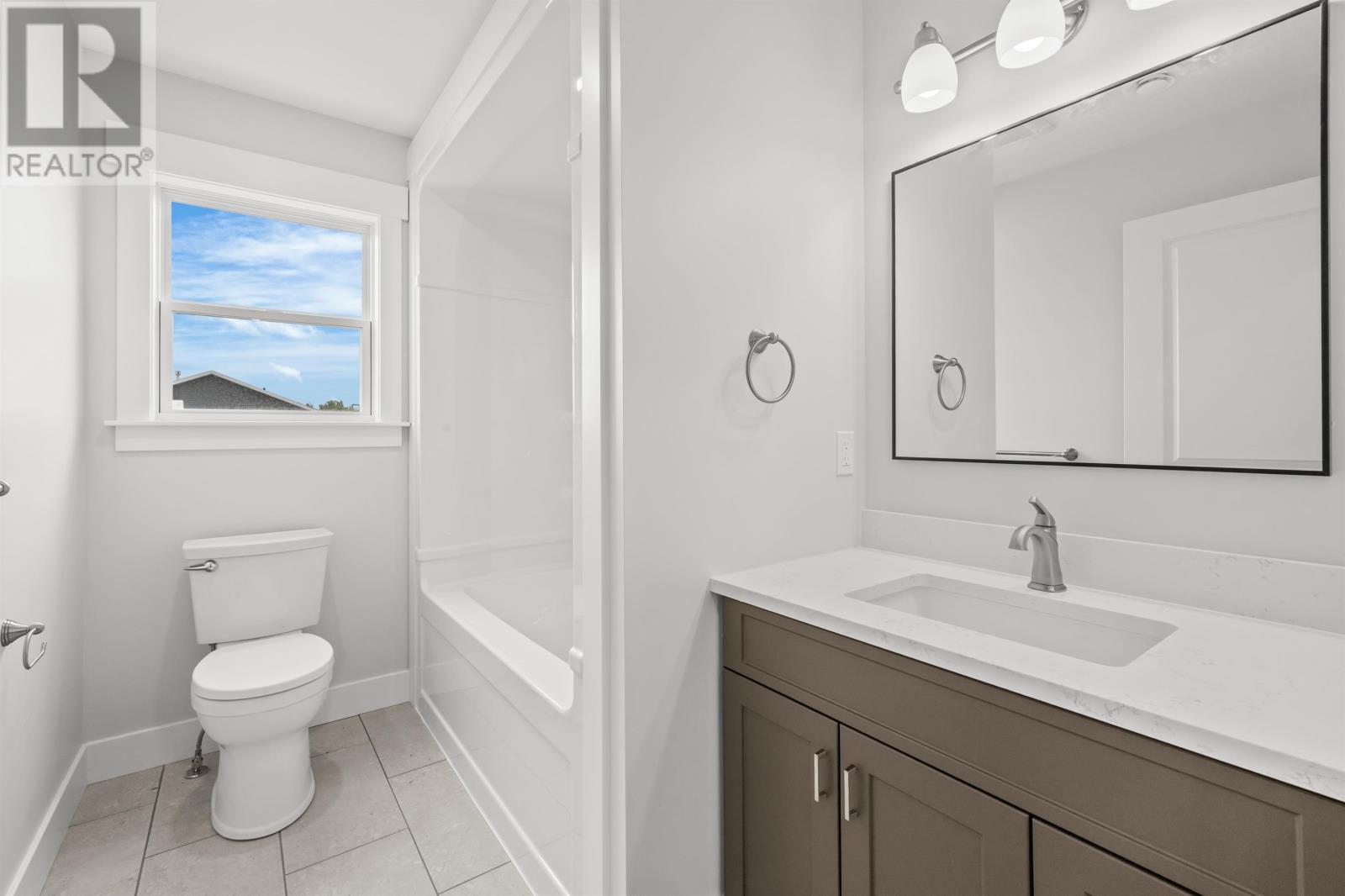 6 Sydney Way Property Photo 36