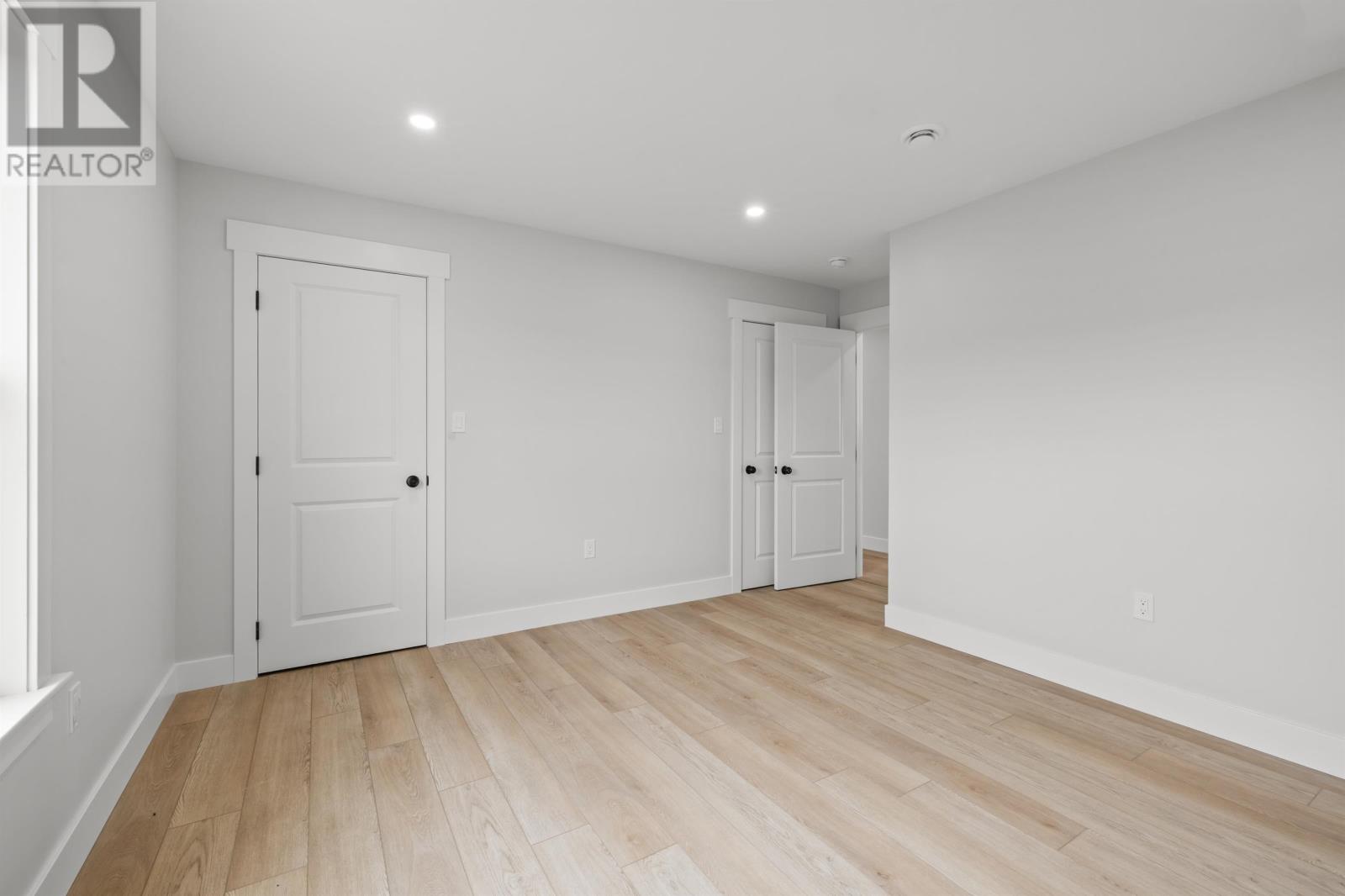 6 Sydney Way Property Photo 38