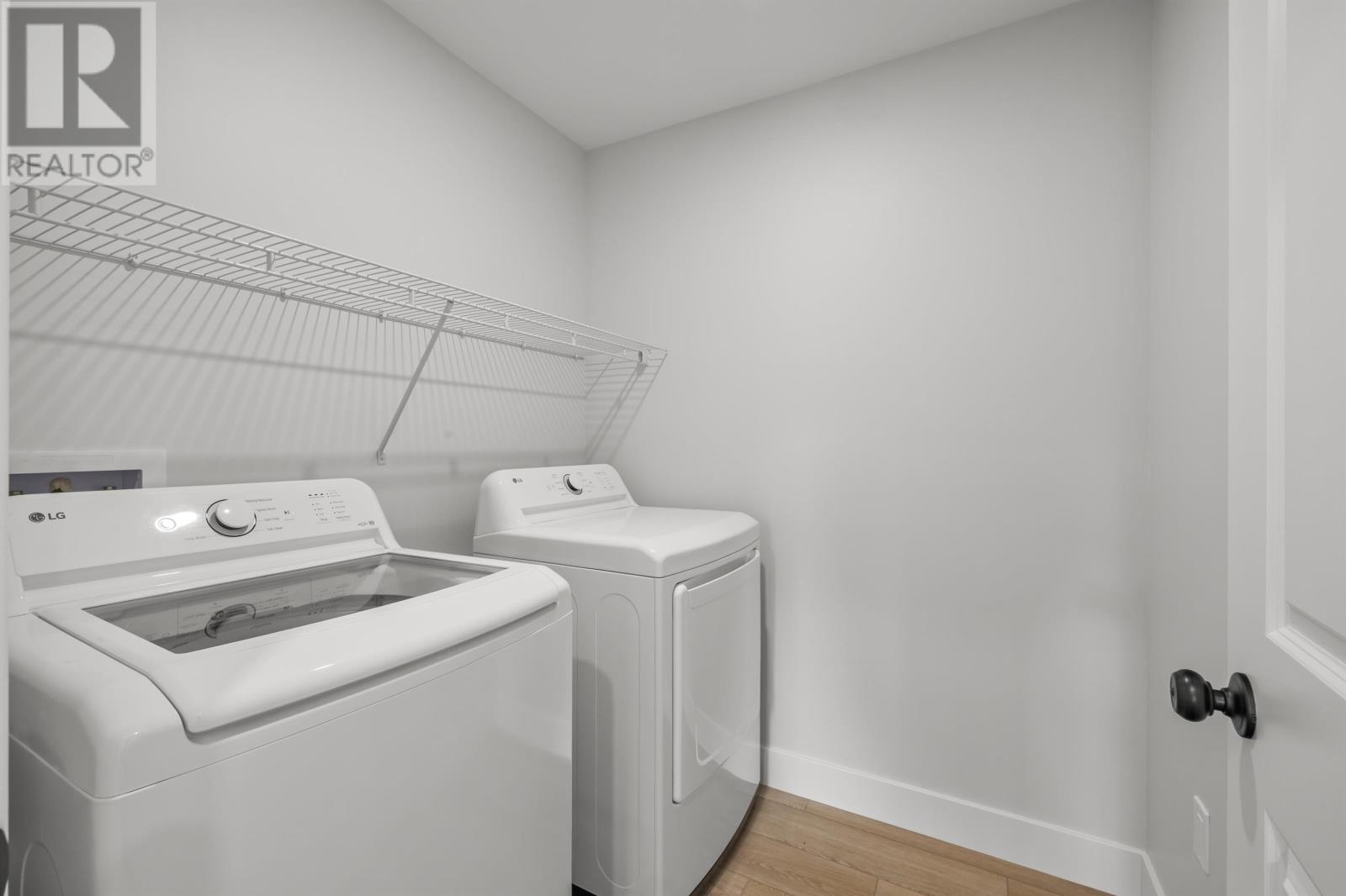 6 Sydney Way Property Photo 39