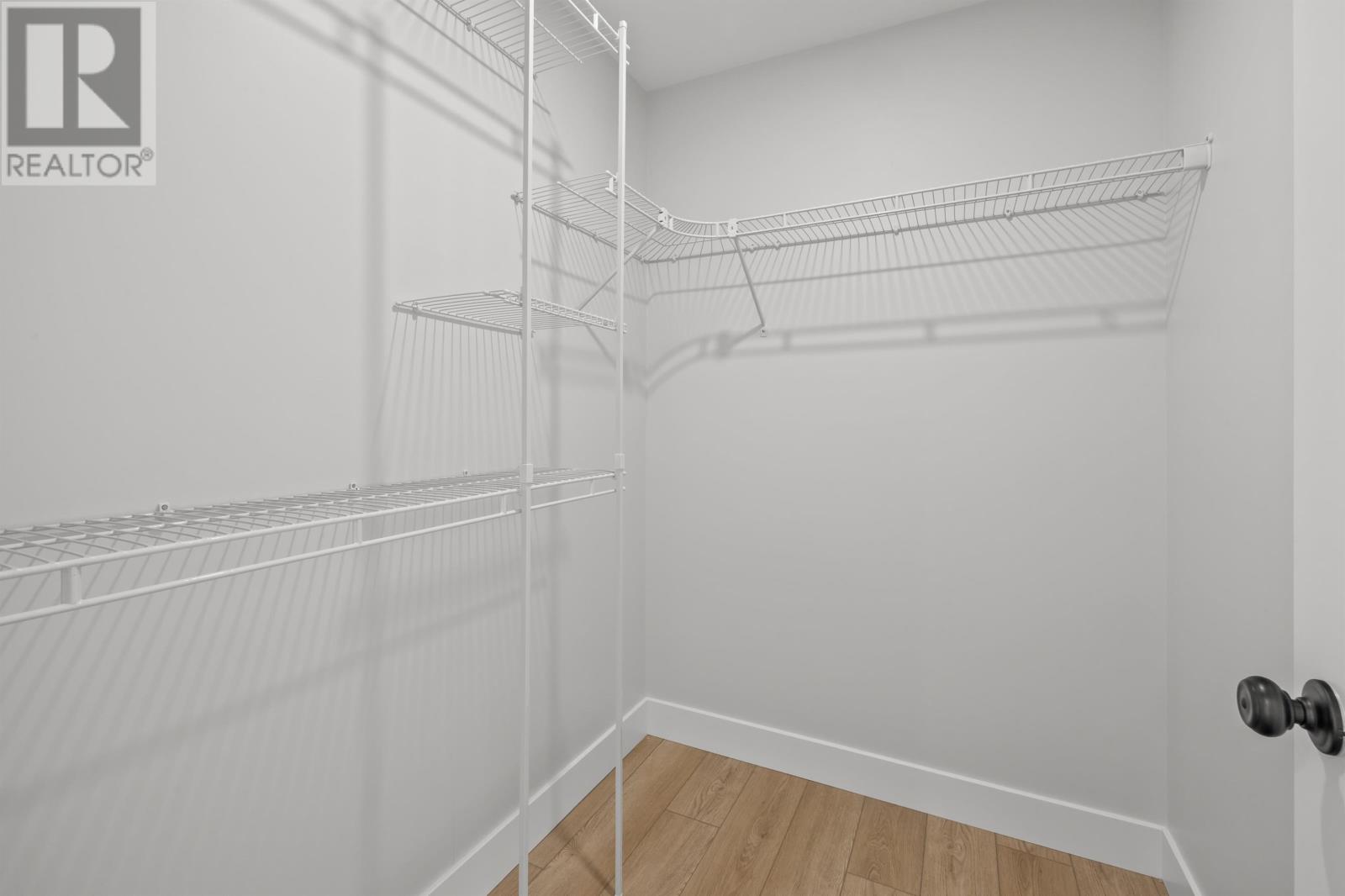 6 Sydney Way Property Photo 41