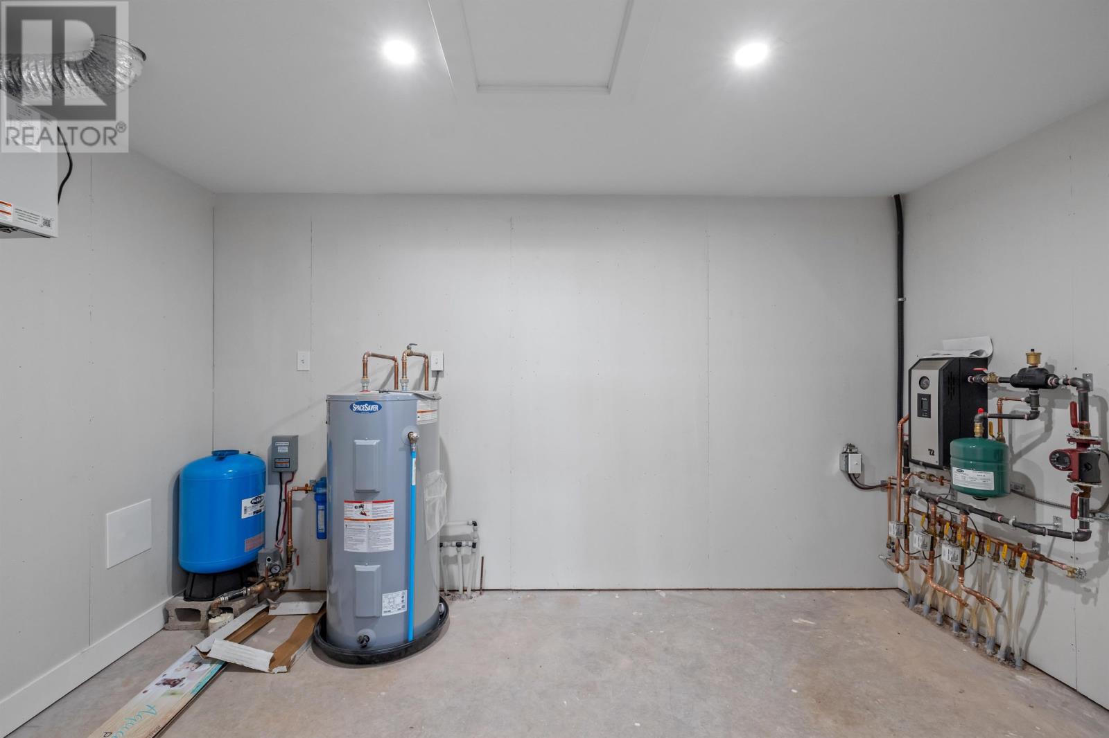 6 Sydney Way Property Photo 44