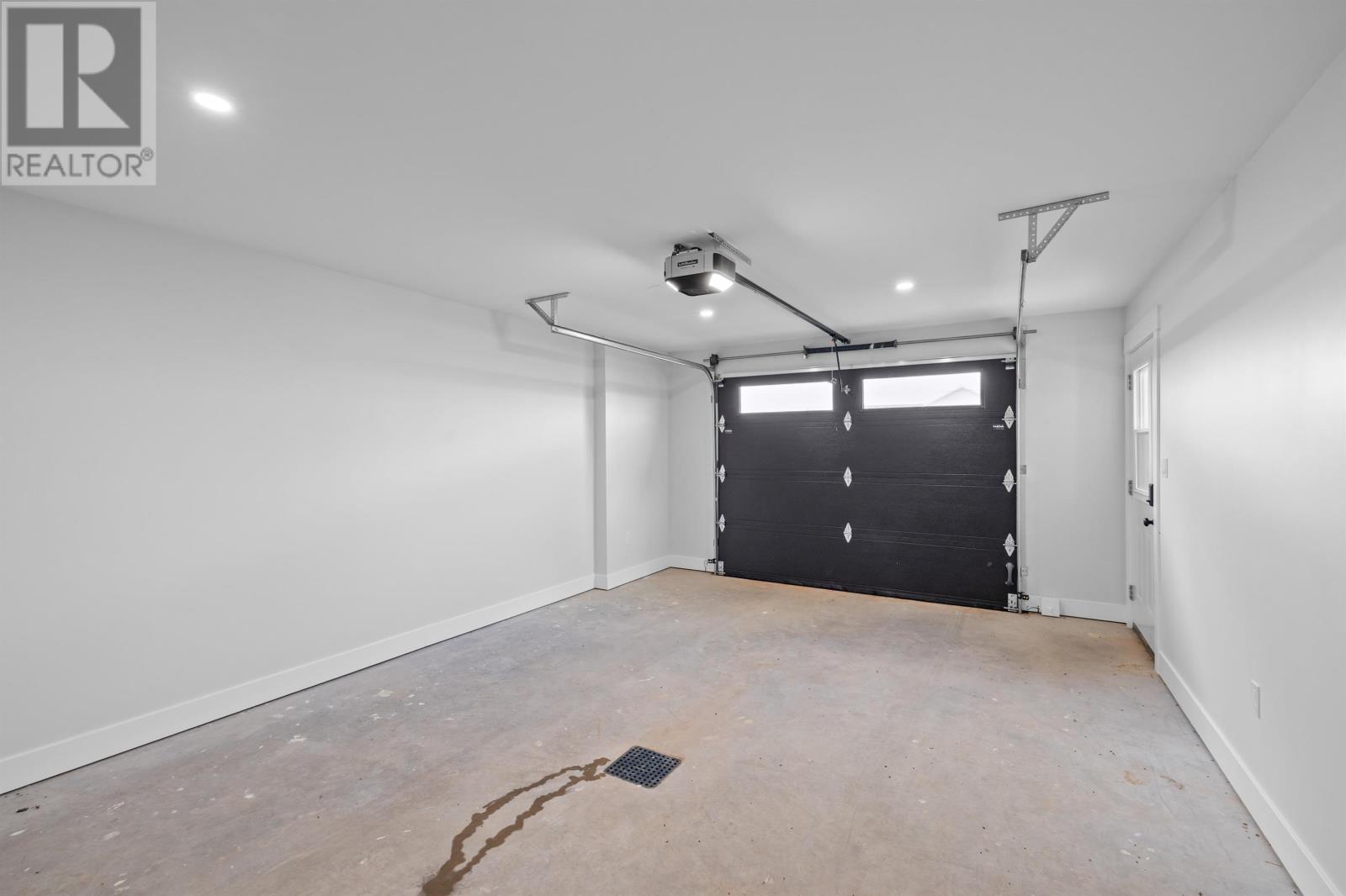 6 Sydney Way Property Photo 45