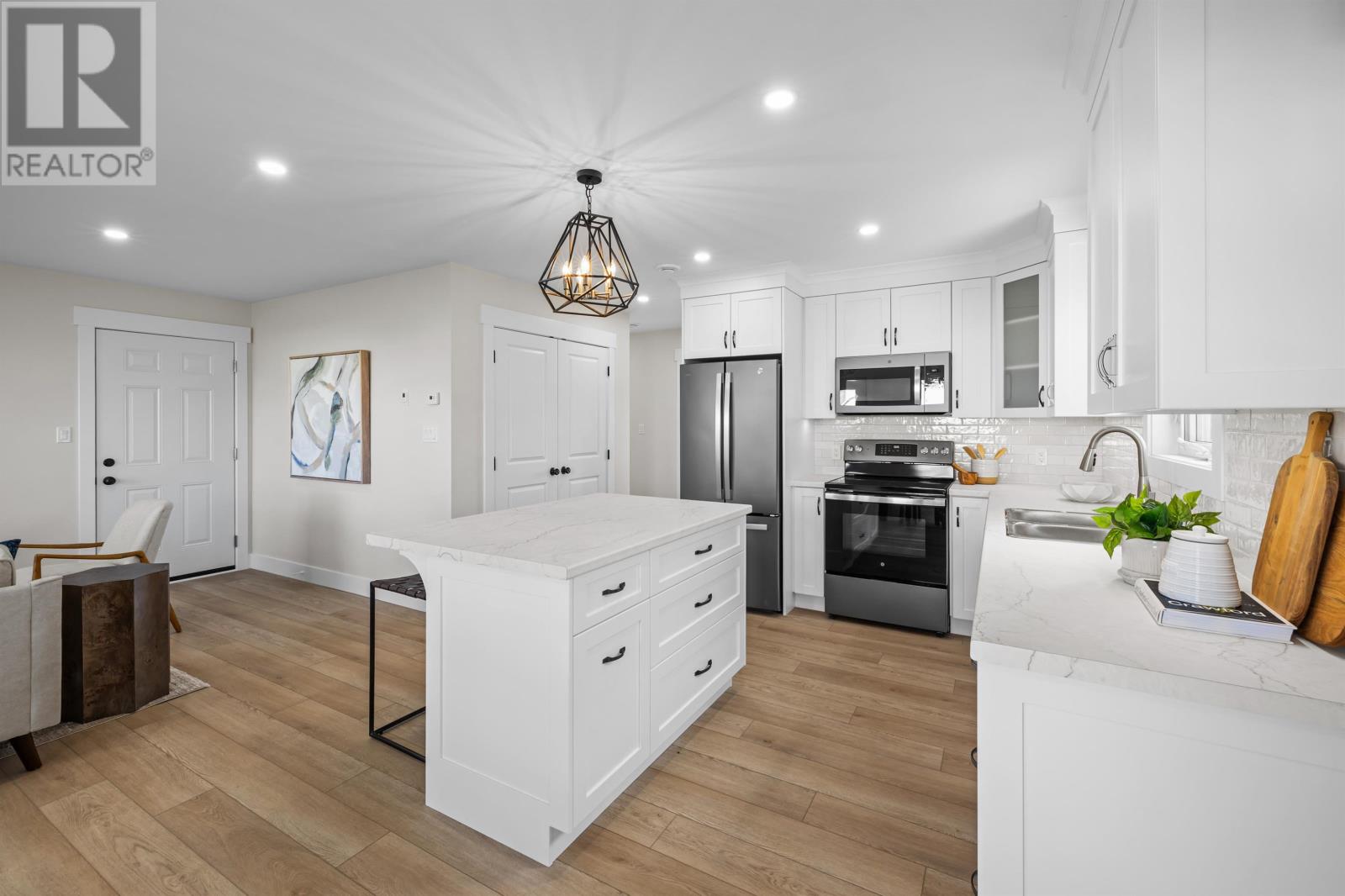 6 Sydney Way Property Photo 46