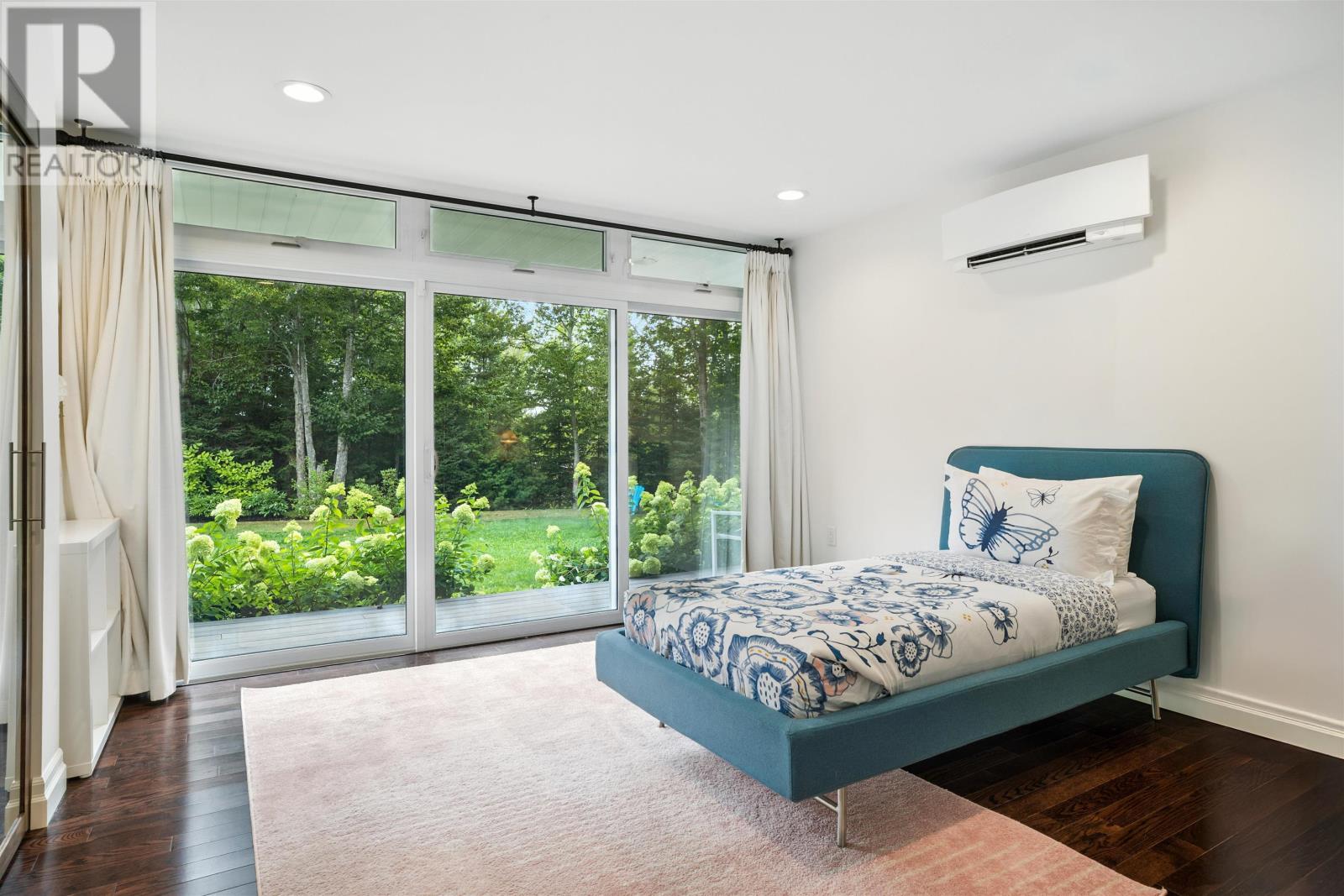 10 Lupin Lane Property Photo 24