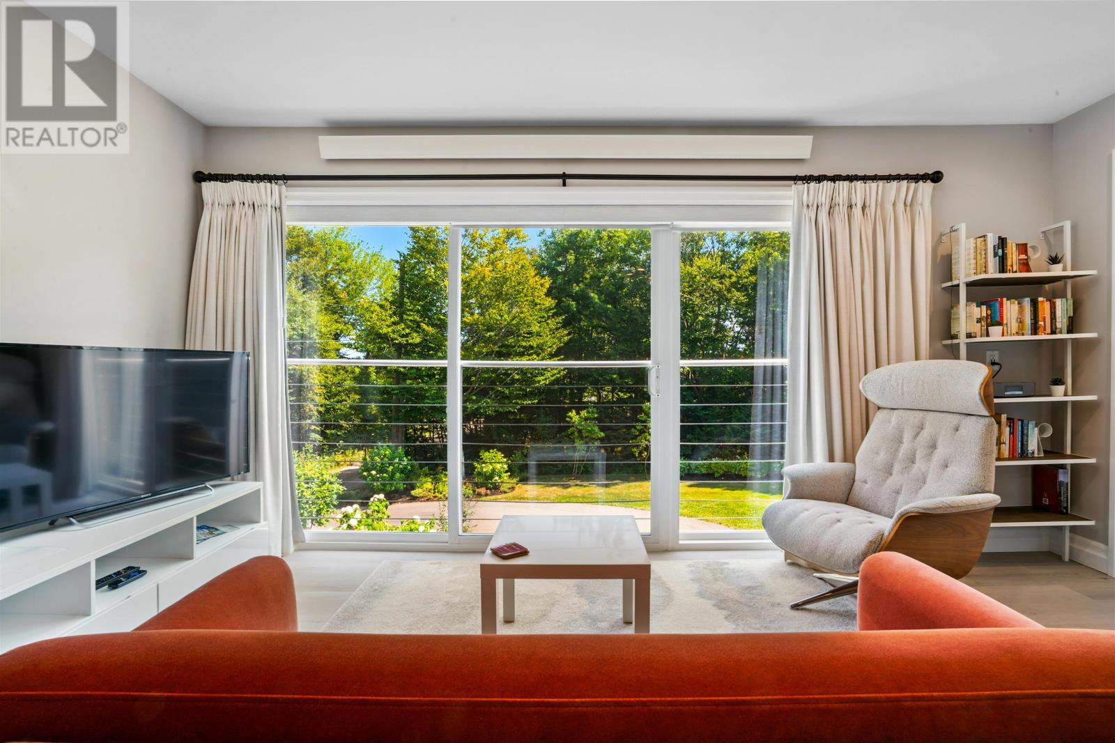 10 Lupin Lane Property Photo 36