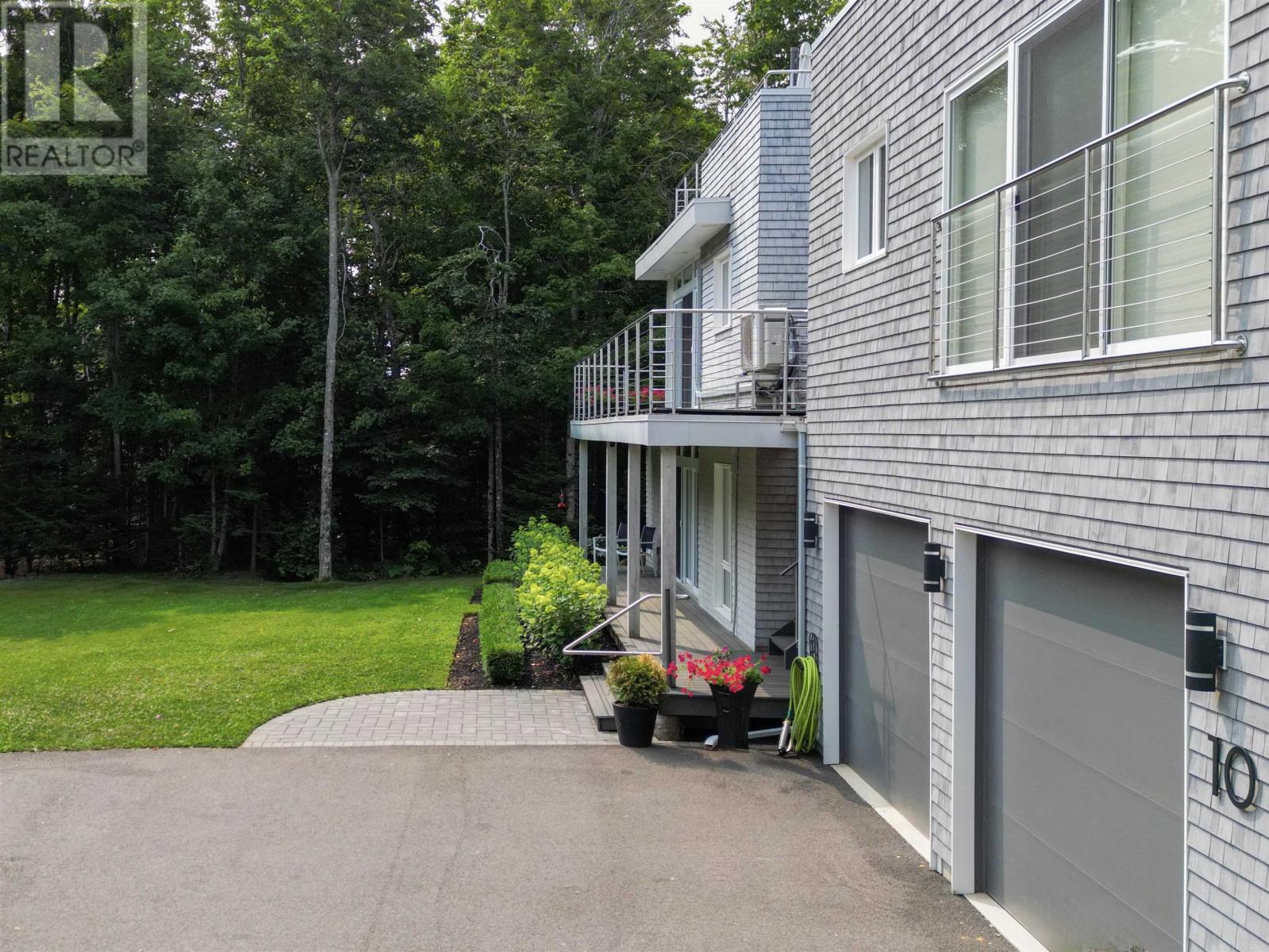 10 Lupin Lane Property Photo 45