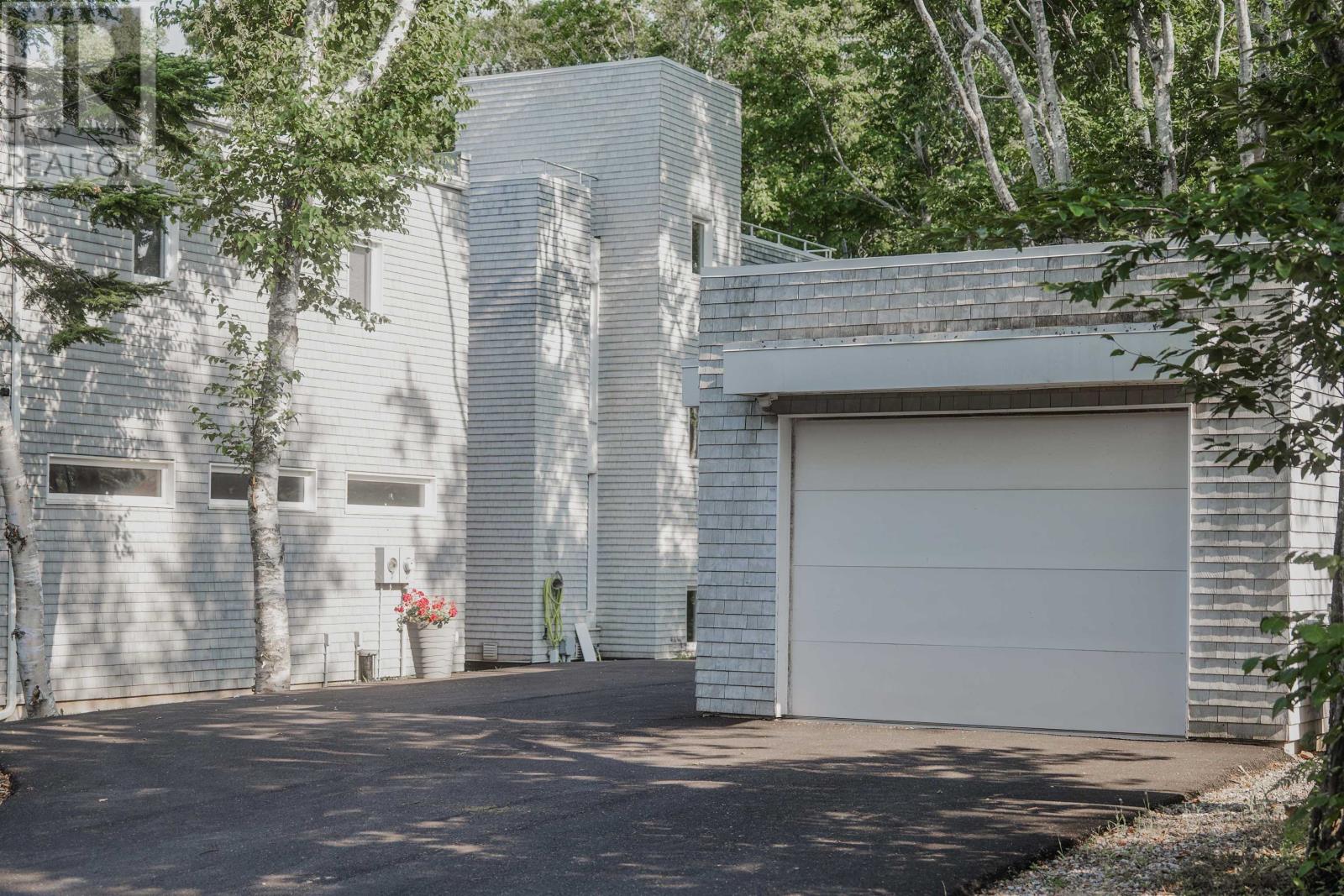 10 Lupin Lane Property Photo 47