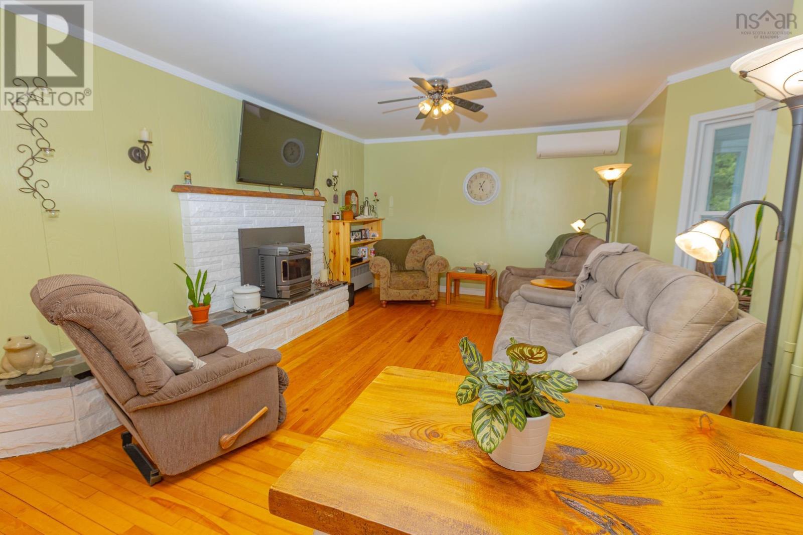 327 Brighton Road Property Photo 7