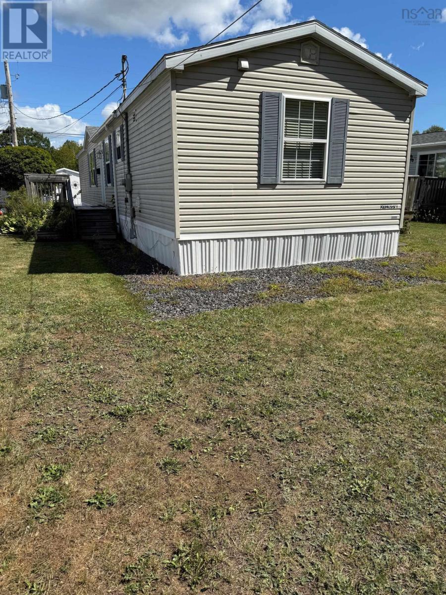81 Thomson Drive Property Photo 2