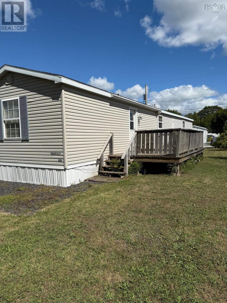 81 Thomson Drive Property Photo 3