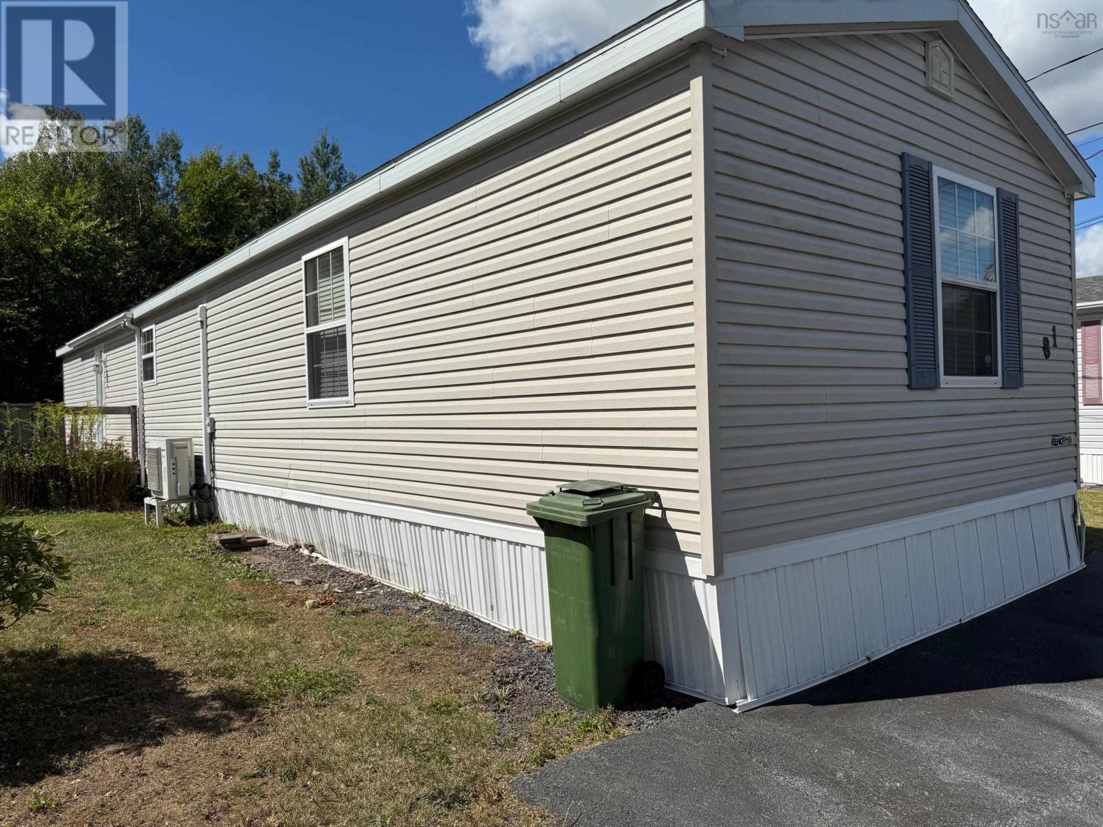 81 Thomson Drive Property Photo 4