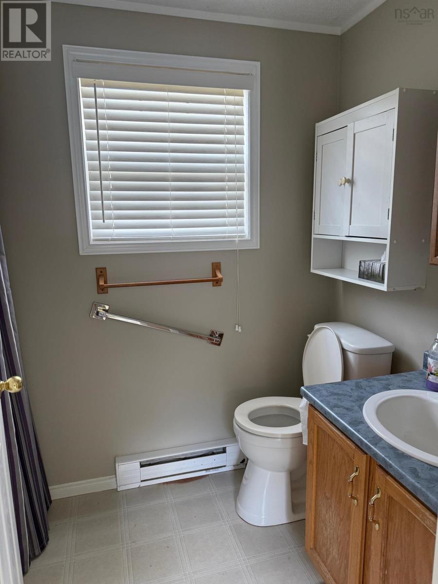 81 Thomson Drive Property Photo 8