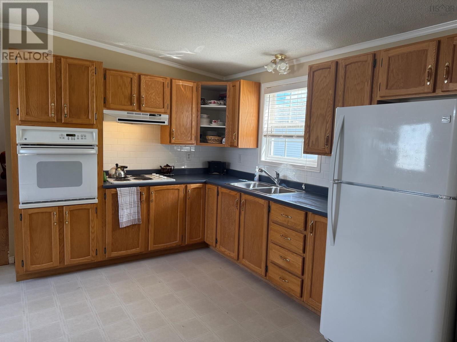 81 Thomson Drive Property Photo 24