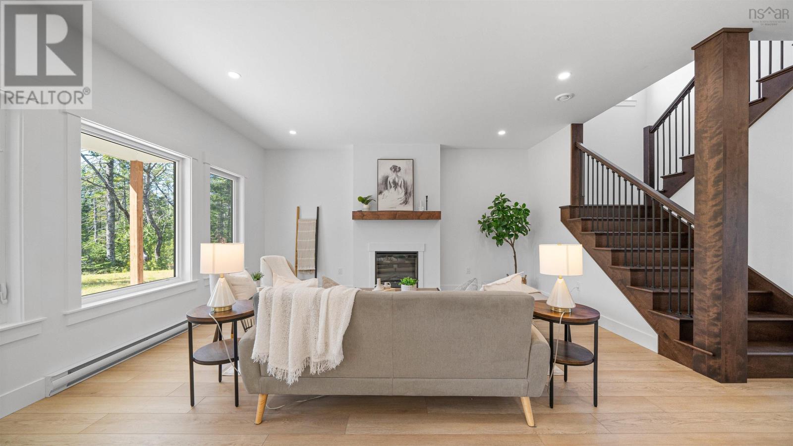 194 Portovista Drive Property Photo 14