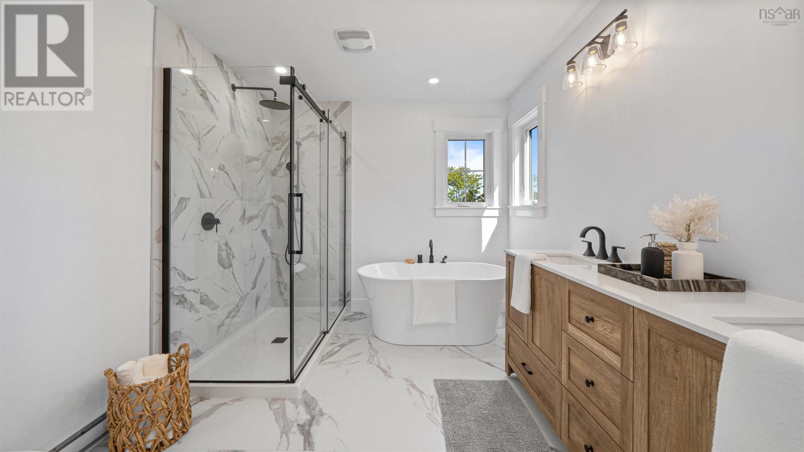 194 Portovista Drive Property Photo 41