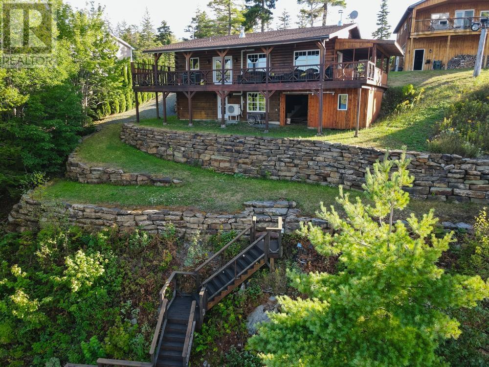 169 Cockscomb Lake Drive Property Photo 2