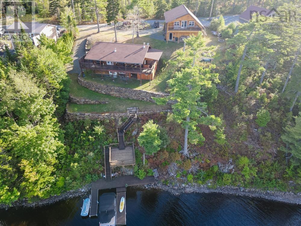 169 Cockscomb Lake Drive Property Photo 3