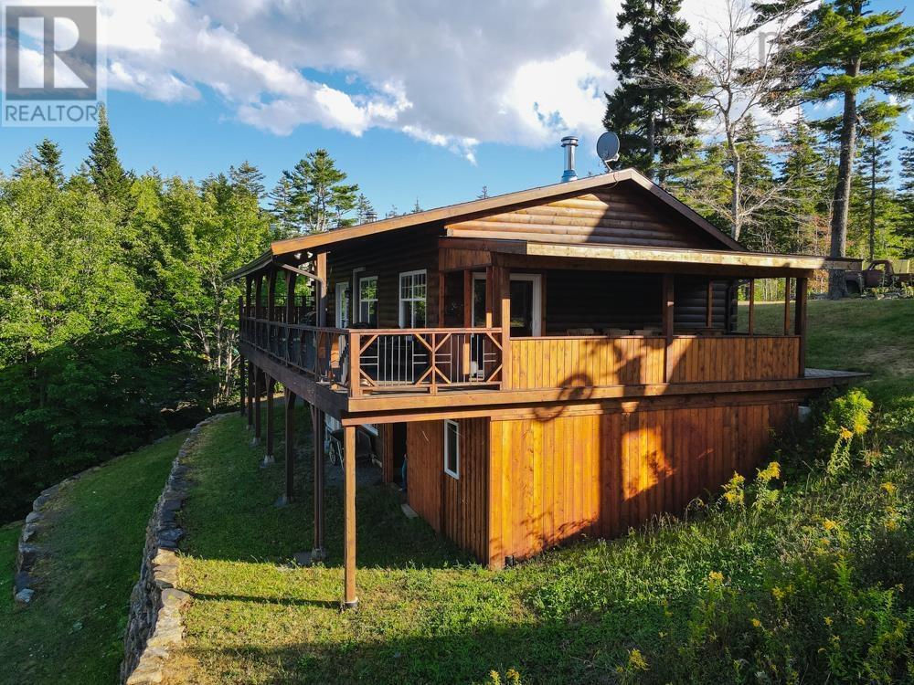 169 Cockscomb Lake Drive Property Photo 4