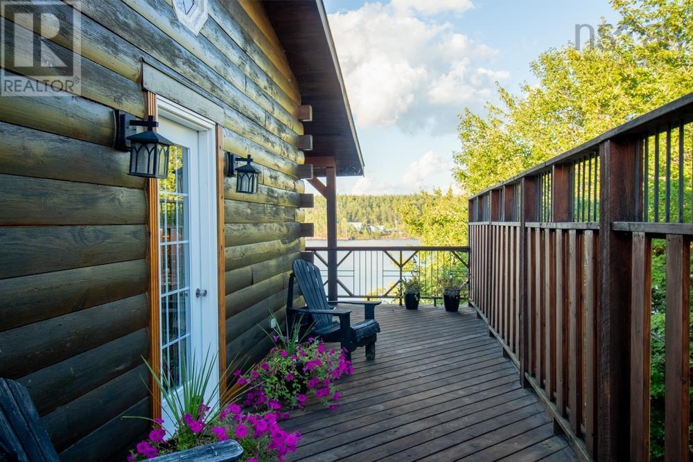 169 Cockscomb Lake Drive Property Photo 5