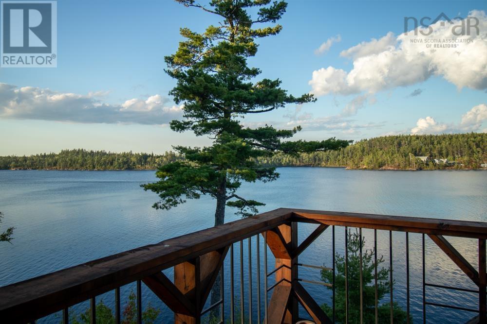 169 Cockscomb Lake Drive Property Photo 7