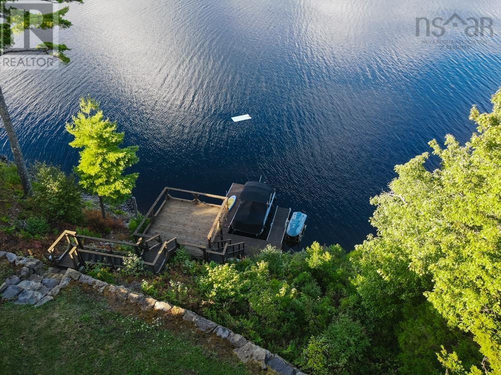 169 Cockscomb Lake Drive Property Photo 8