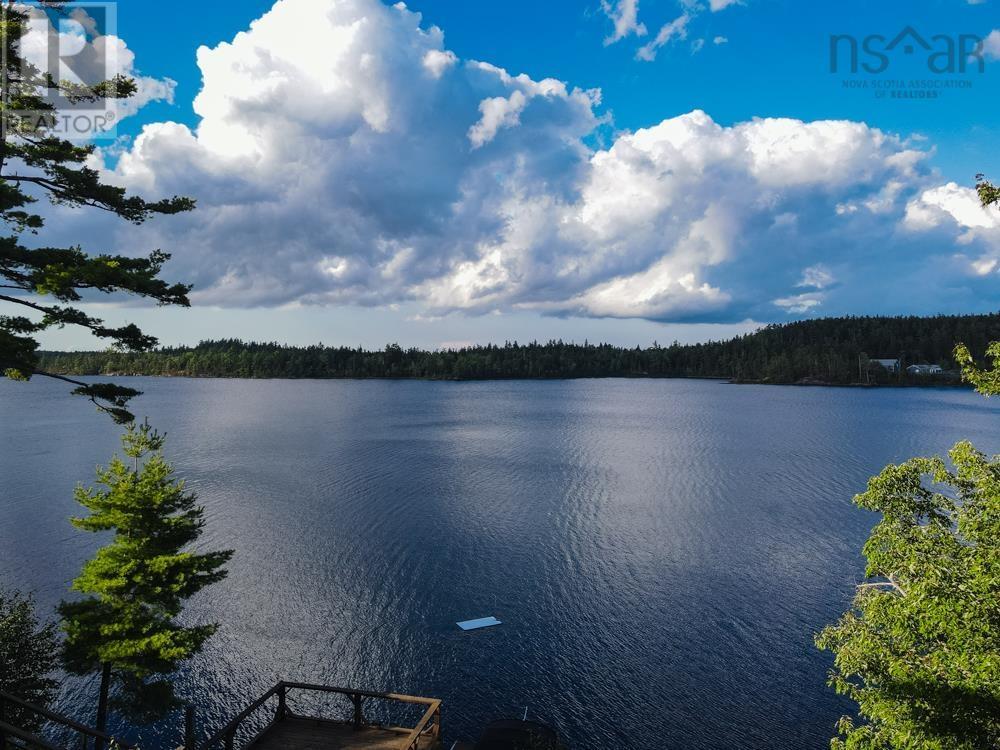 169 Cockscomb Lake Drive Property Photo 9