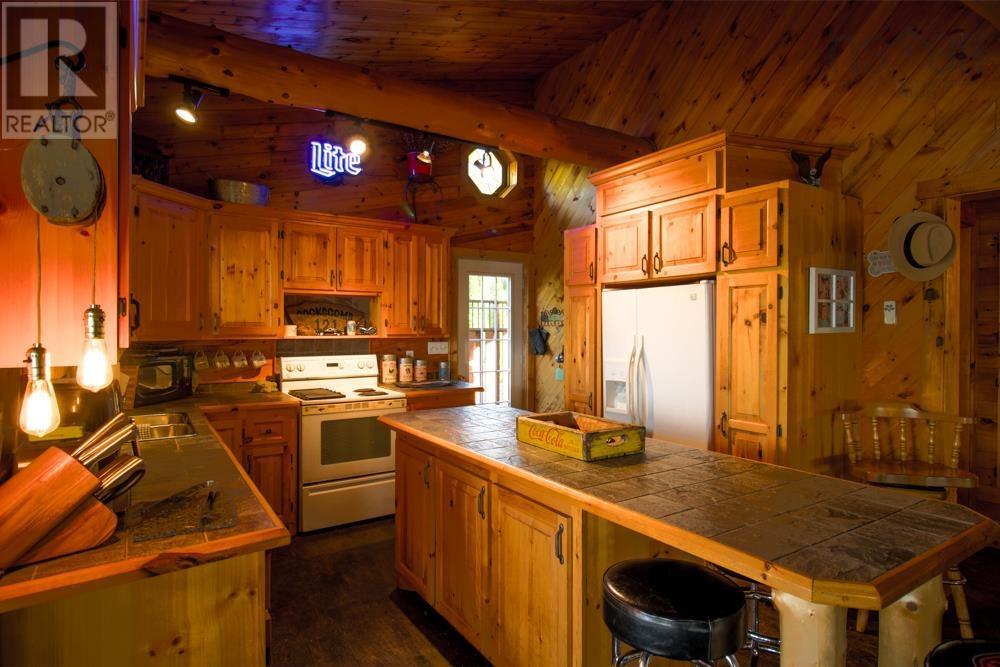 169 Cockscomb Lake Drive Property Photo 10