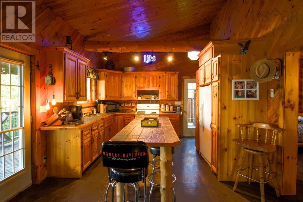 169 Cockscomb Lake Drive Property Photo 11