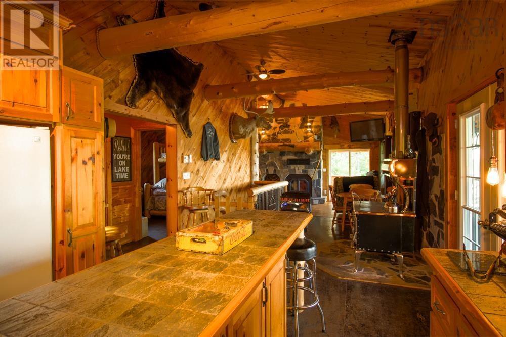 169 Cockscomb Lake Drive Property Photo 12