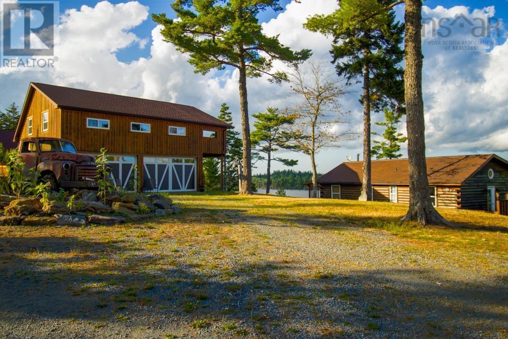 169 Cockscomb Lake Drive Property Photo 21