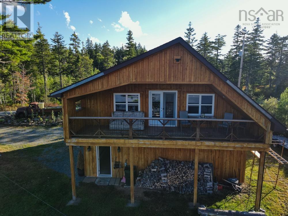 169 Cockscomb Lake Drive Property Photo 24