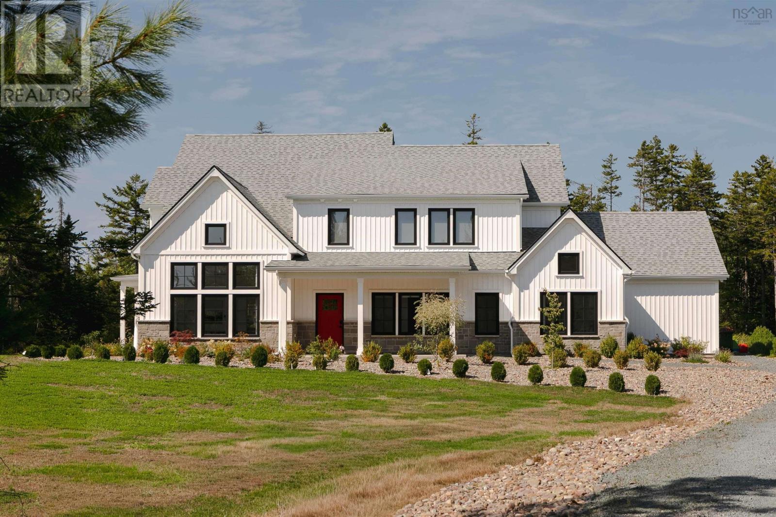 709 Voyageur Way Property Photo 1