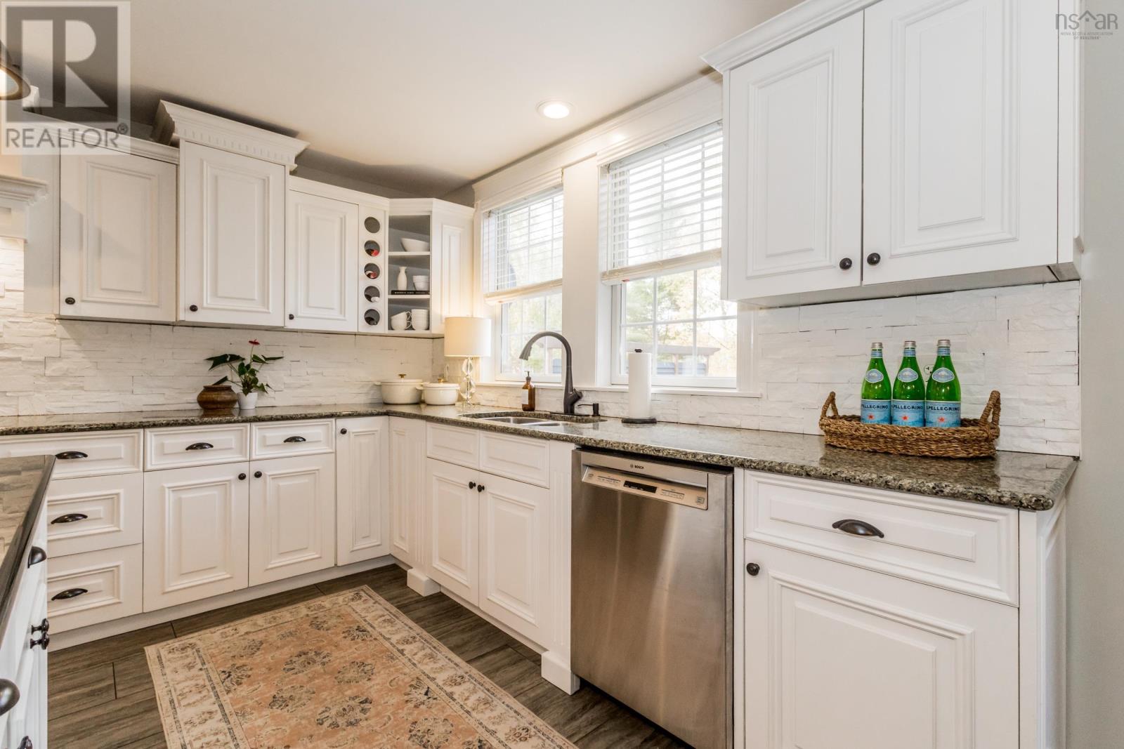 35 Acadia Drive Property Photo 8