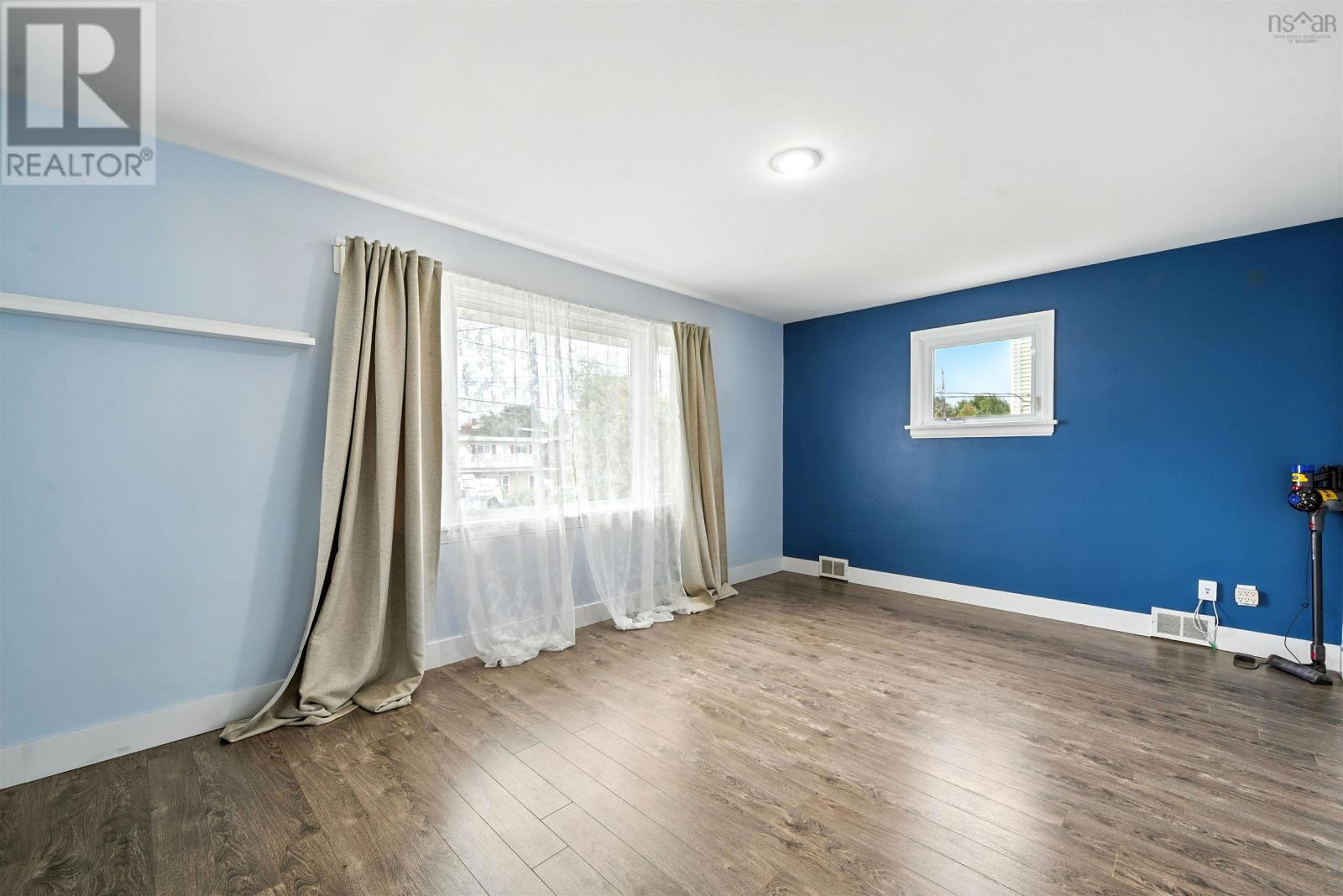 81 Adelaide Avenue Property Photo 5