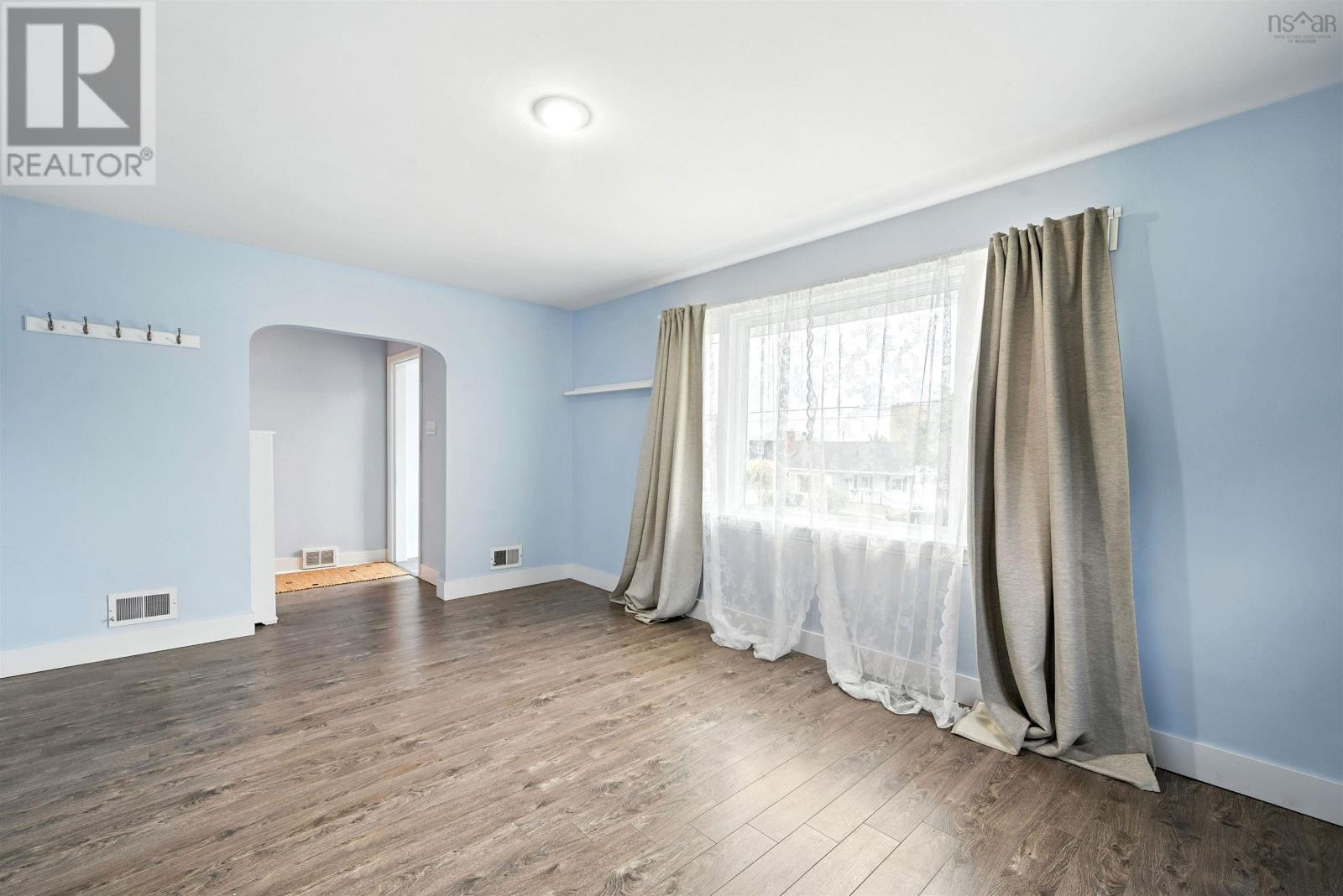 81 Adelaide Avenue Property Photo 6