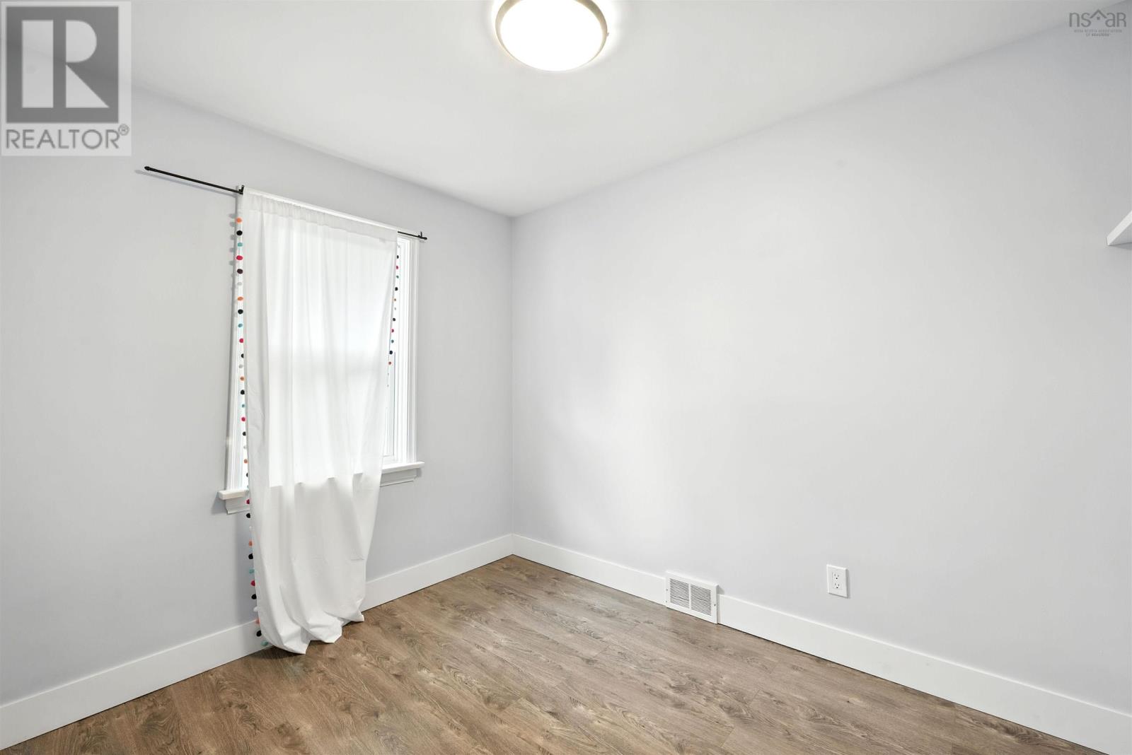 81 Adelaide Avenue Property Photo 16